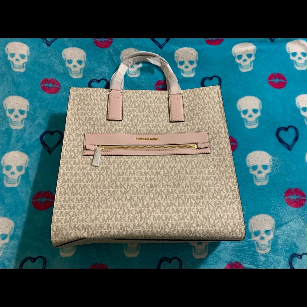 Michael Kors Kenly large white and light pink tote bag. *AUTHENTIC*